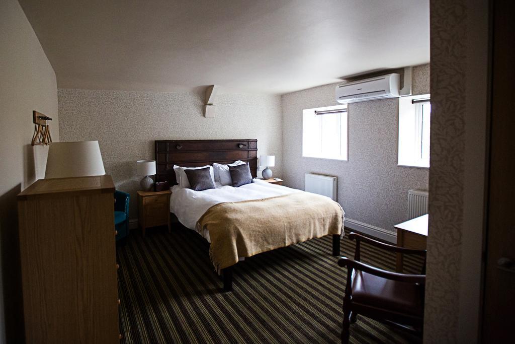 The Blue Boar Hotell Witney Exteriör bild