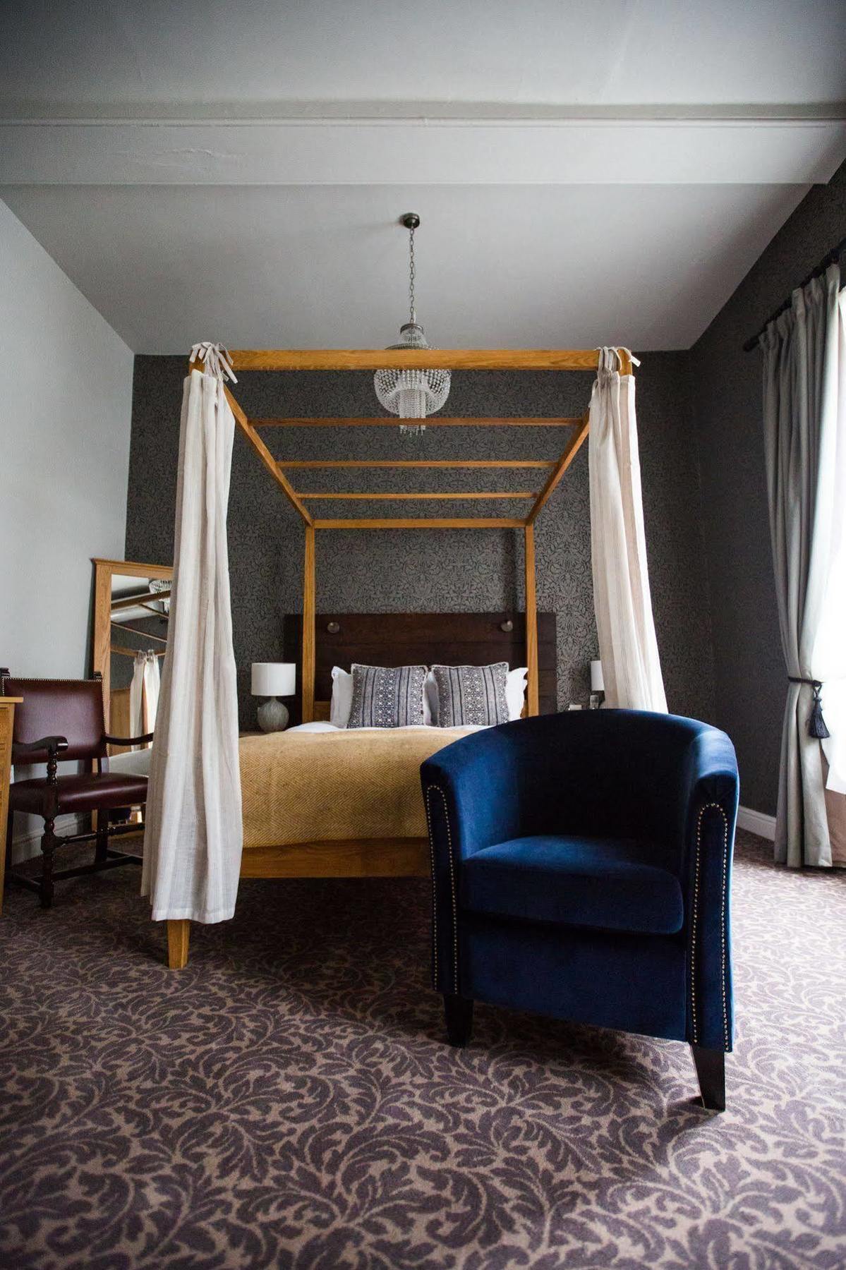 The Blue Boar Hotell Witney Exteriör bild