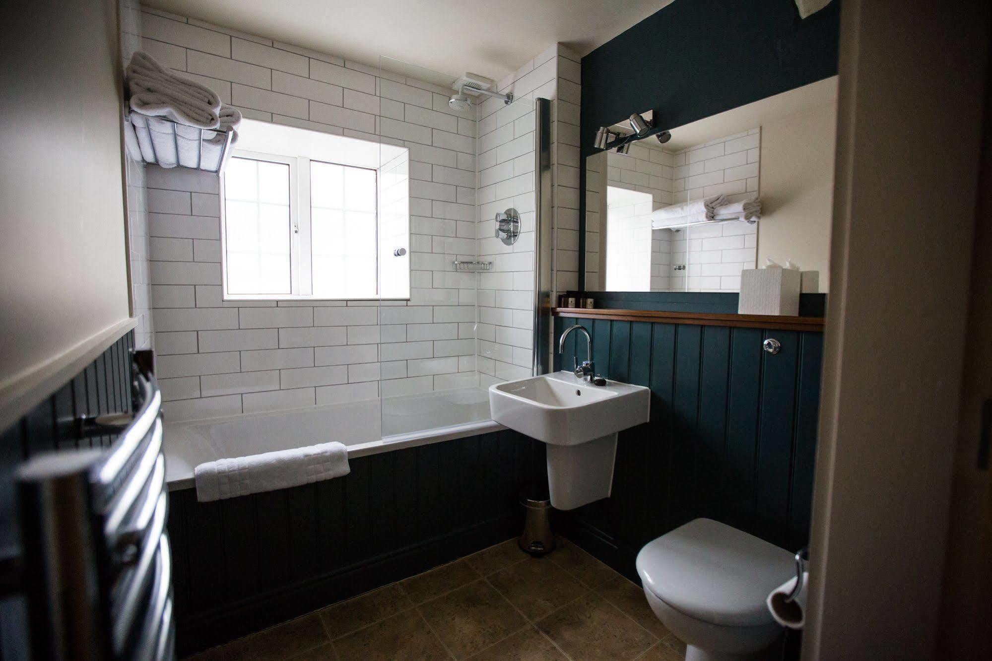 The Blue Boar Hotell Witney Exteriör bild