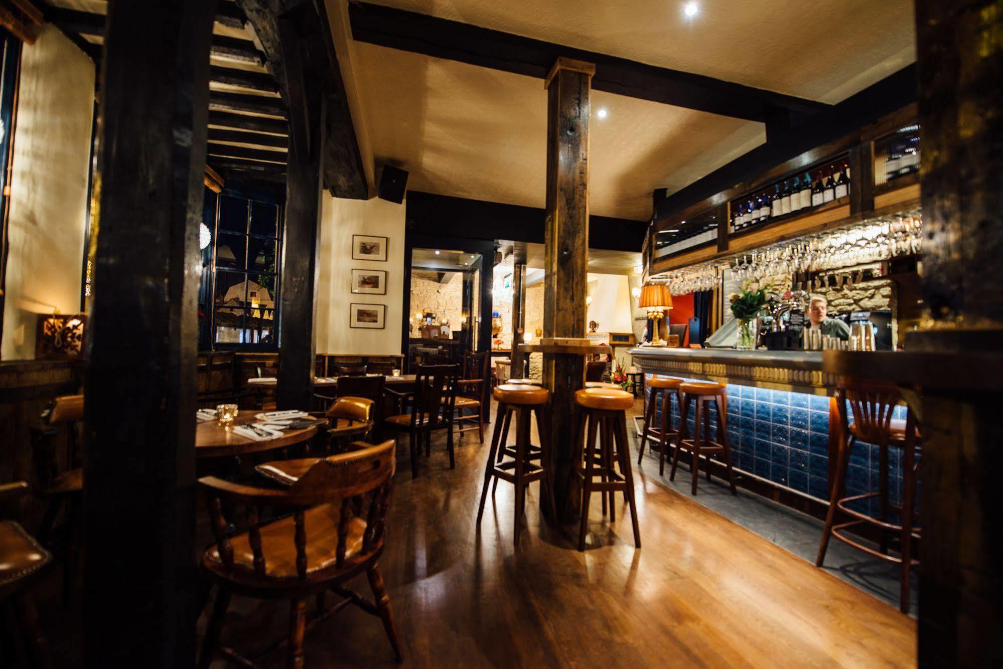 The Blue Boar Hotell Witney Exteriör bild