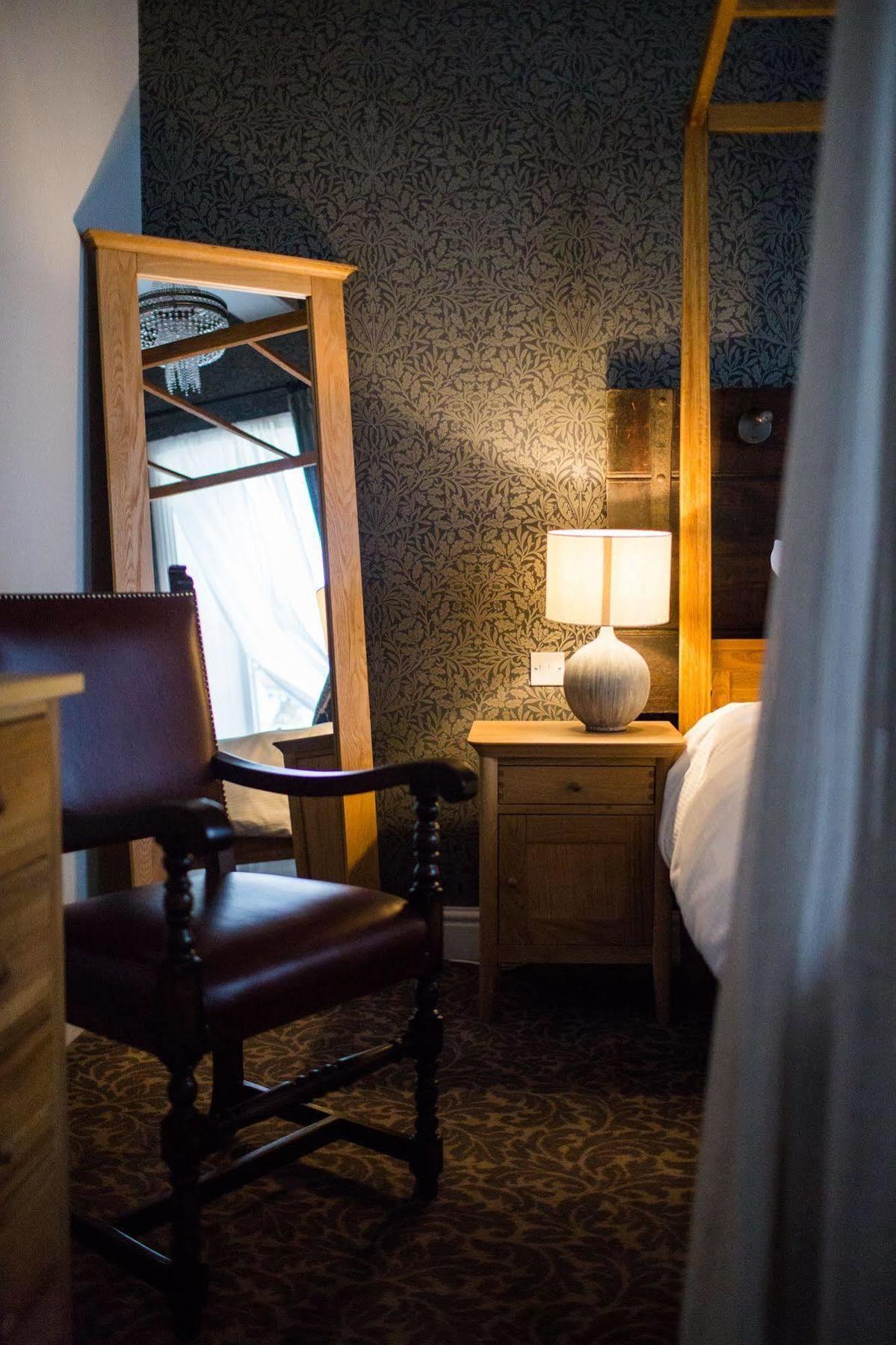 The Blue Boar Hotell Witney Exteriör bild